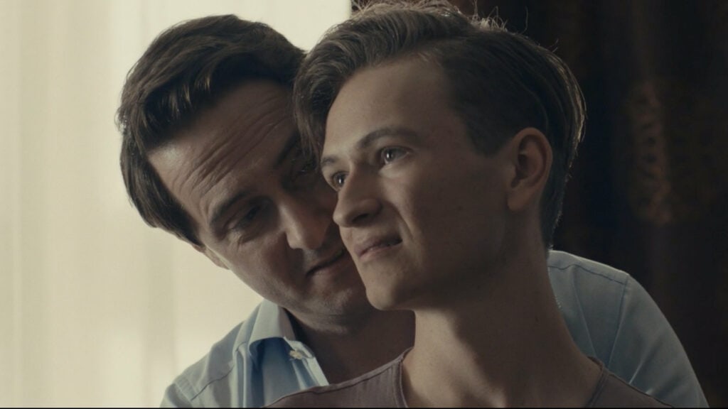 I N T E R S T I C E: Intricately Crafted Brutal Drama 