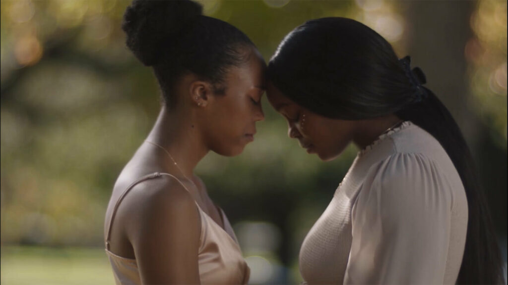 Monét: Impermeable Friendships and Their Fatal Interruptions