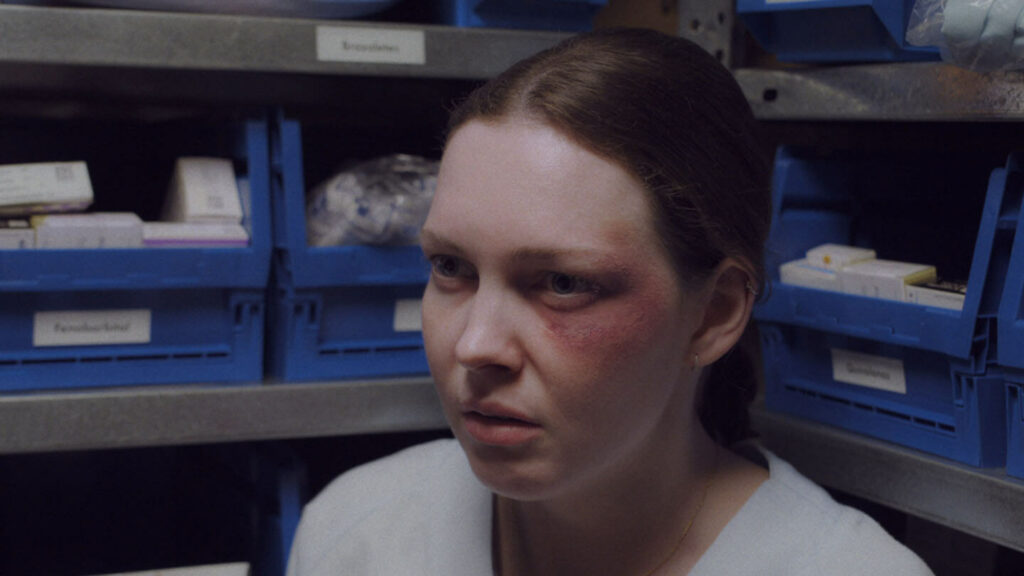 La noche dentro (The Night Inside): Nerve-Wracking Medical Thriller (Unbearable Horror of Guilt and Grief)
